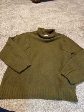 Universal Thread Olive Green Turtleneck Sweater unisex